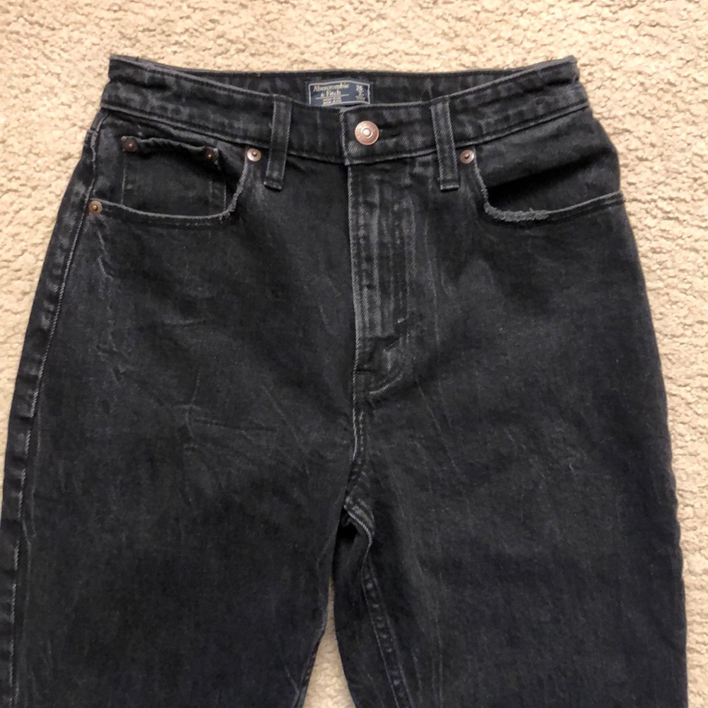 Abercrombie + Fitch curve love high rise mom jean